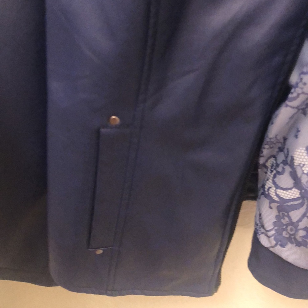 Jacket - Picture 3 of 4